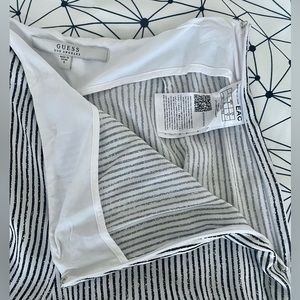 Guess medium black and white flowy light pants